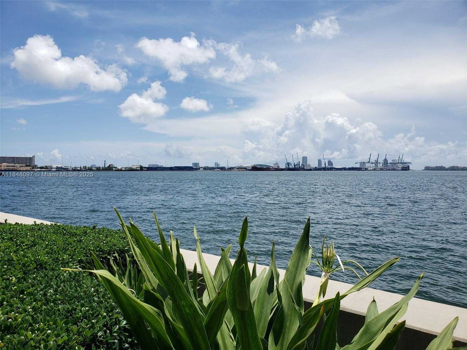 Small Image of 540 BRICKELL KEY DR #1524, Miami Number 43