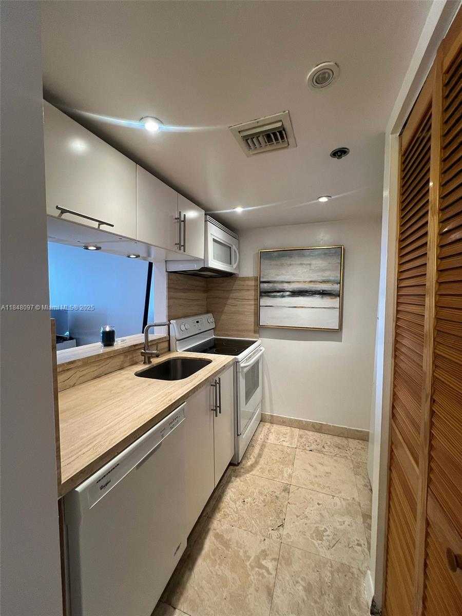 Small Image of 540 BRICKELL KEY DR #1524, Miami Number 6