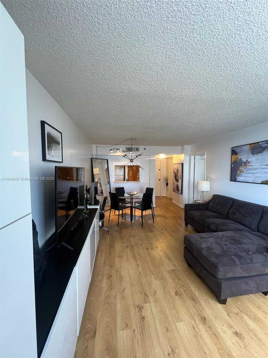 Small Image of 540 BRICKELL KEY DR #1524, Miami Number 8