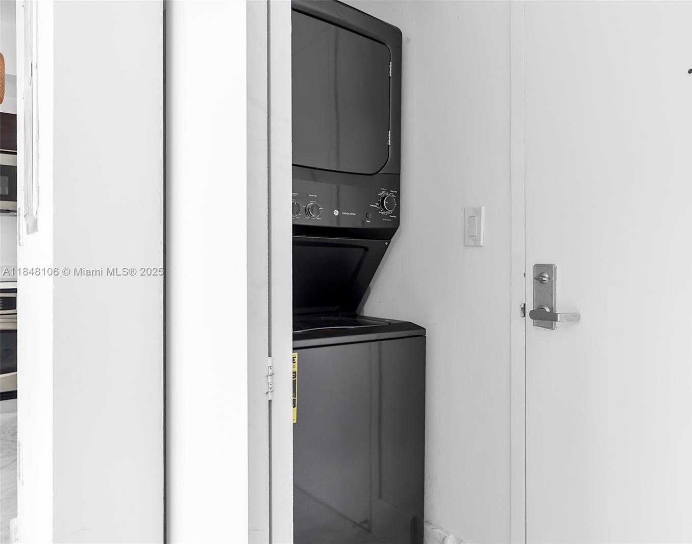 Small Image of 90 SOUTH WEST 3RD ST #TH506, Miami Number 15