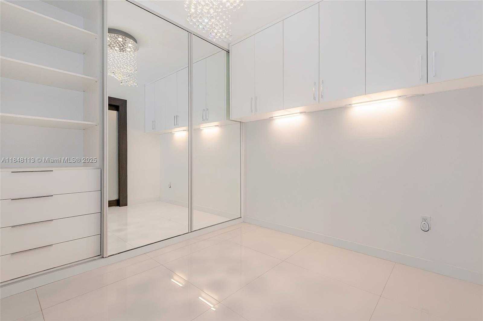 Small Image of 1850 SOUTH OCEAN DR #2702, Hallandale Beach Number 11