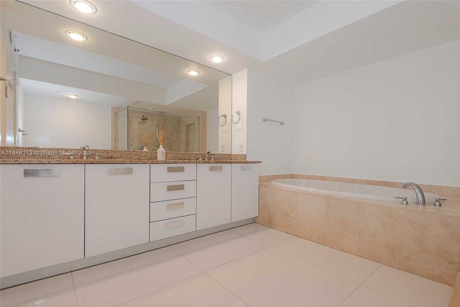 Small Image of 1850 SOUTH OCEAN DR #2702, Hallandale Beach Number 19