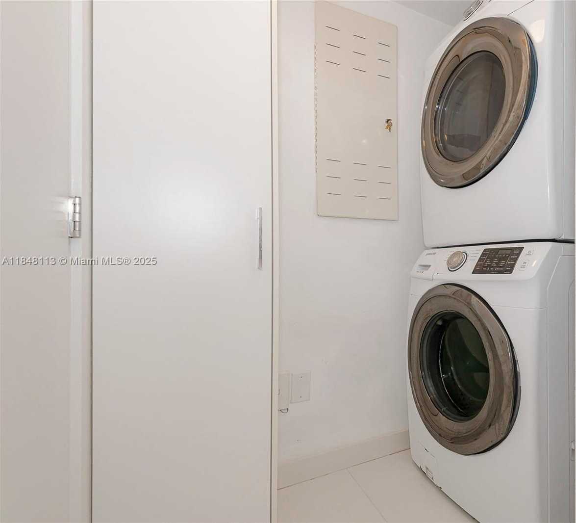 Small Image of 1850 SOUTH OCEAN DR #2702, Hallandale Beach Number 26