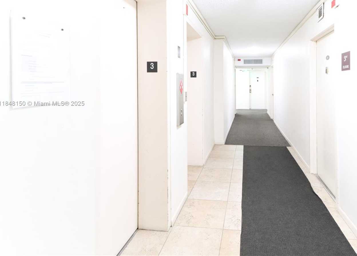 Small Image of 6900 BAY DR #3I, Miami Beach Number 14