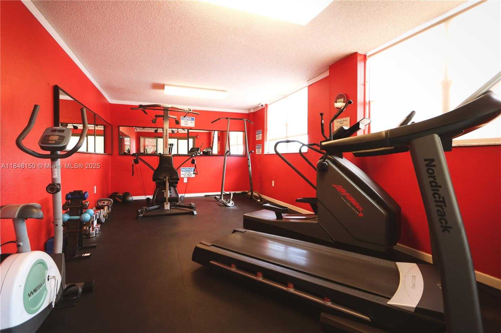 Small Image of 6900 BAY DR #3I, Miami Beach Number 15