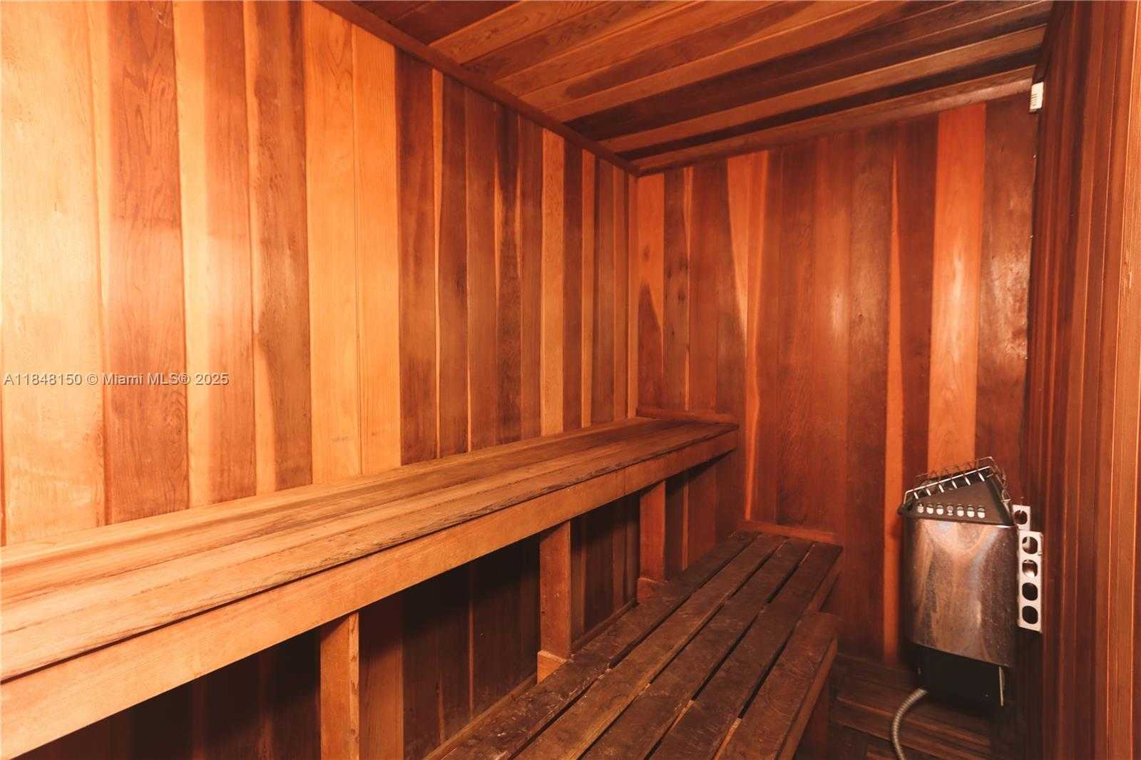 Small Image of 6900 BAY DR #3I, Miami Beach Number 16