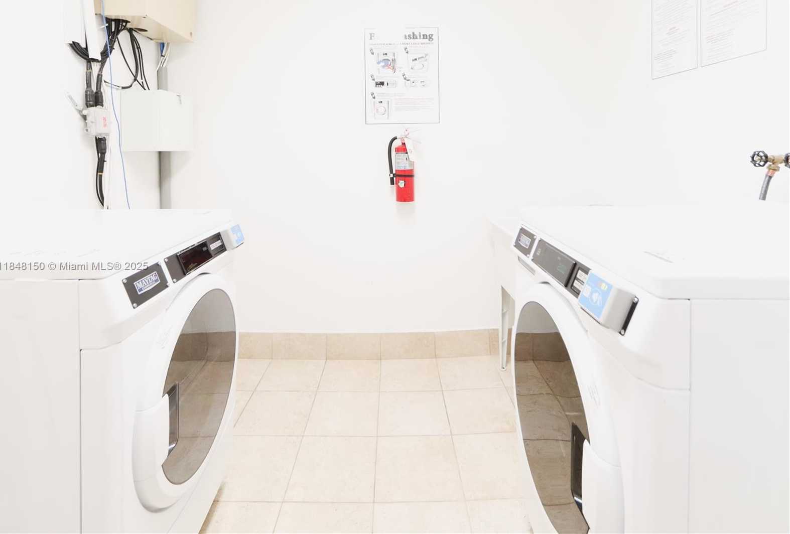 Small Image of 6900 BAY DR #3I, Miami Beach Number 20