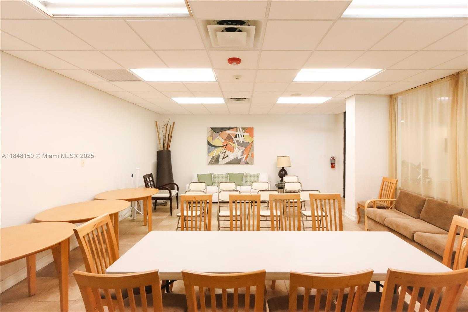 Small Image of 6900 BAY DR #3I, Miami Beach Number 23
