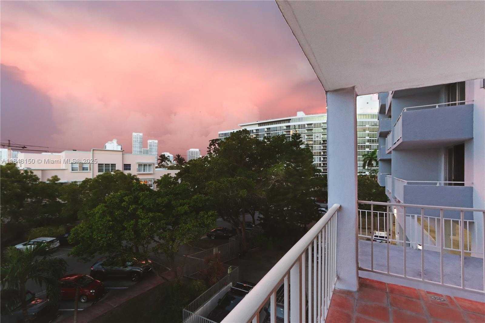 Small Image of 6900 BAY DR #3I, Miami Beach Number 8