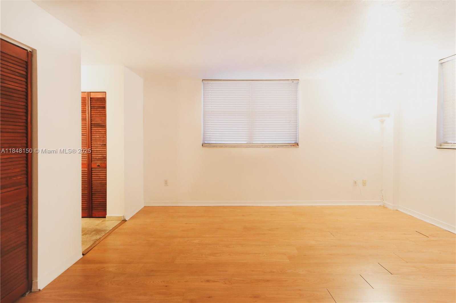 Small Image of 6900 BAY DR #3I, Miami Beach Number 9