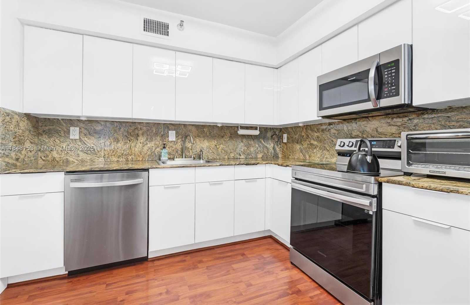 Small Image of 3530 MYSTIC POINTE DR #3107, Aventura Number 10