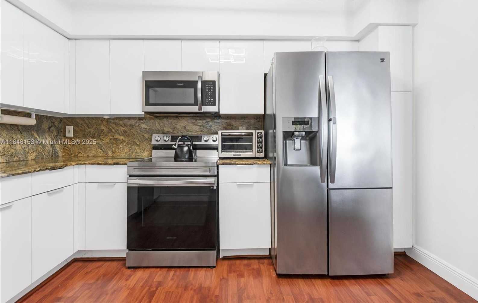 Small Image of 3530 MYSTIC POINTE DR #3107, Aventura Number 12