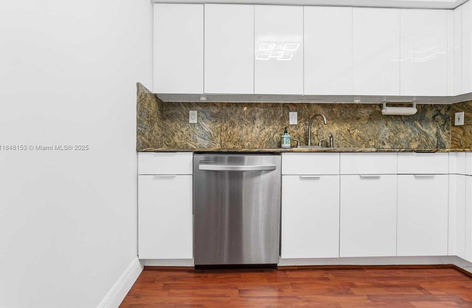 Small Image of 3530 MYSTIC POINTE DR #3107, Aventura Number 13