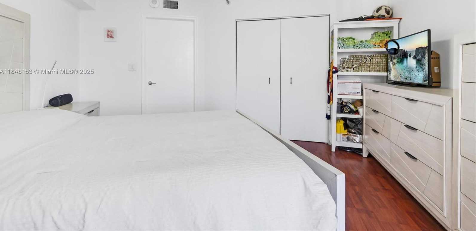 Small Image of 3530 MYSTIC POINTE DR #3107, Aventura Number 18