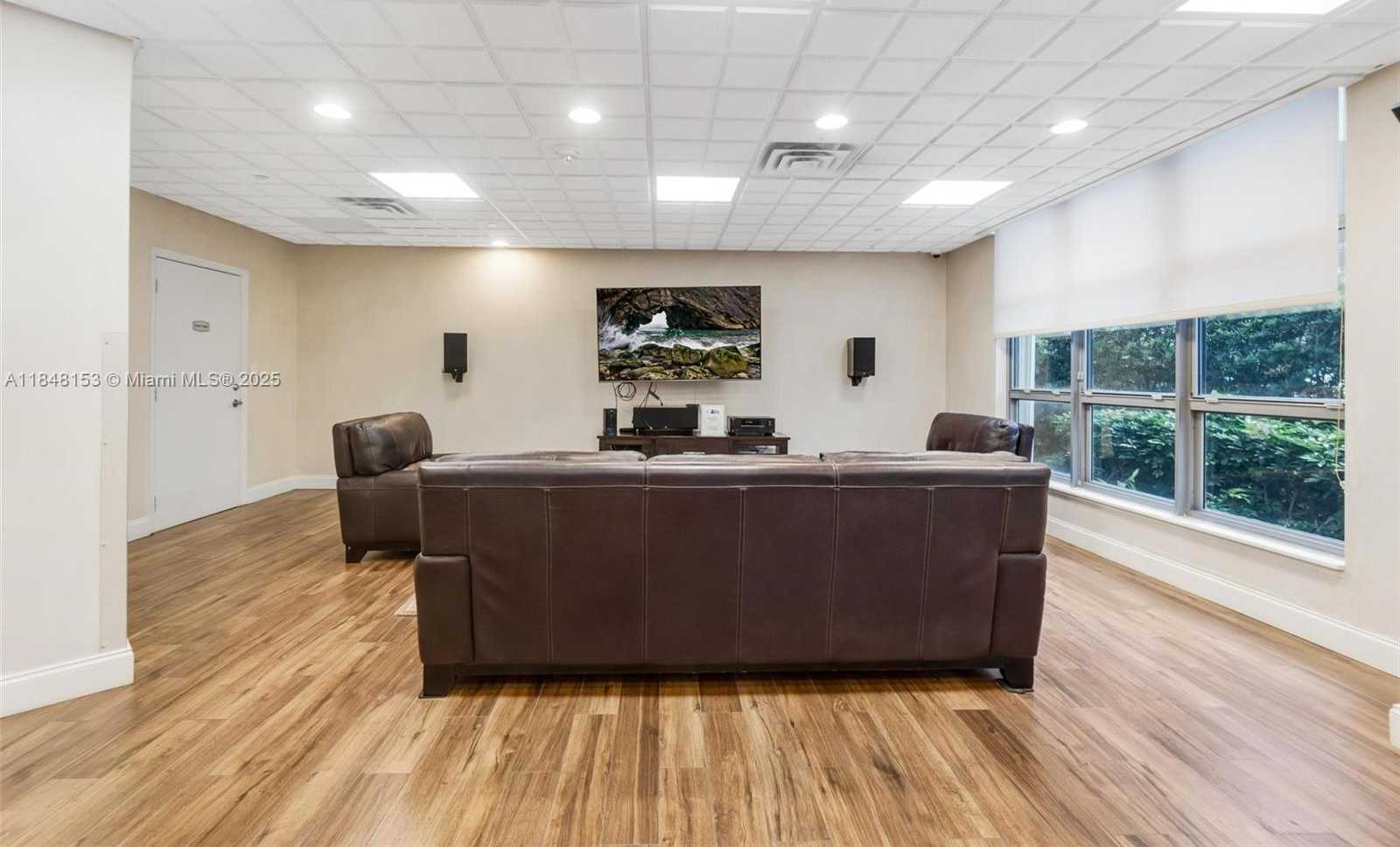 Small Image of 3530 MYSTIC POINTE DR #3107, Aventura Number 44