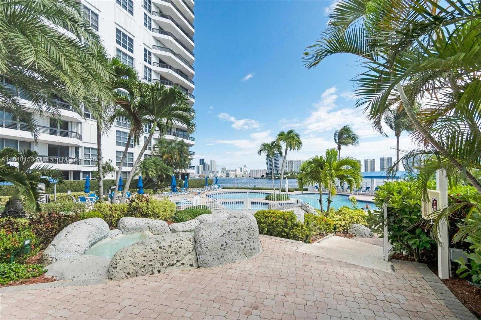 Small Image of 3530 MYSTIC POINTE DR #3107, Aventura Number 47