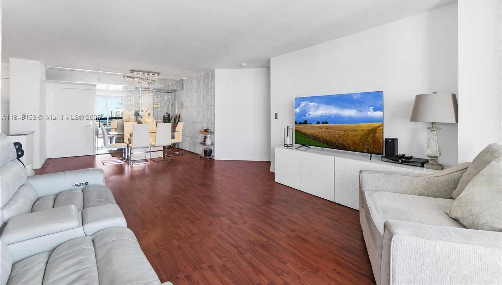 Small Image of 3530 MYSTIC POINTE DR #3107, Aventura Number 5