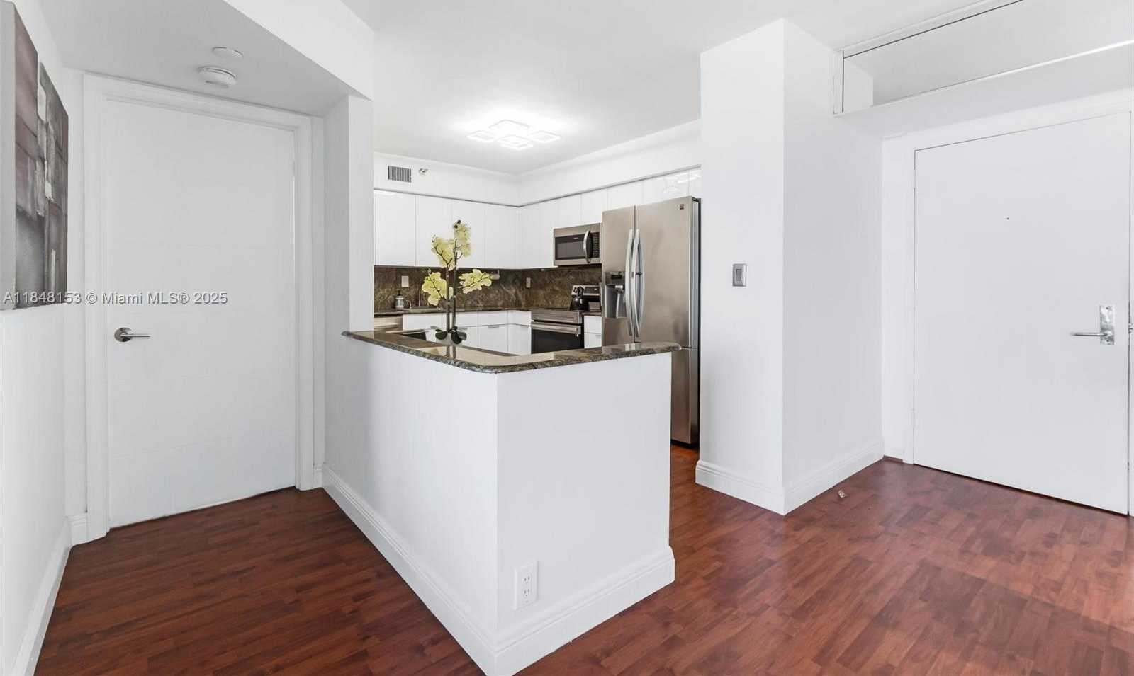 Small Image of 3530 MYSTIC POINTE DR #3107, Aventura Number 8