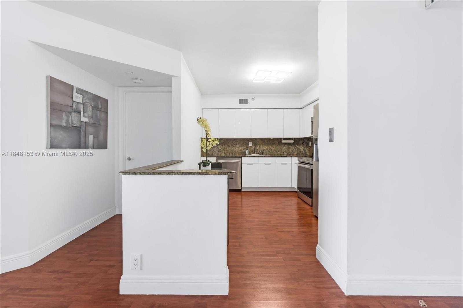 Small Image of 3530 MYSTIC POINTE DR #3107, Aventura Number 9