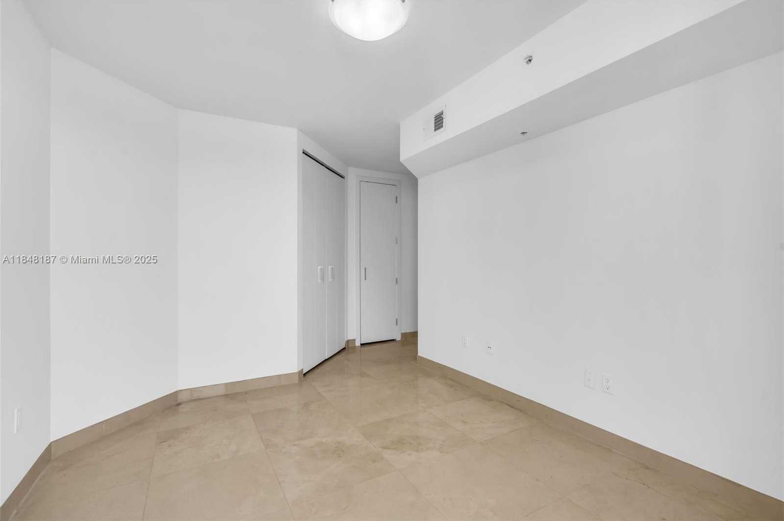Small Image of 6301 COLLINS AVE #1903, Miami Beach Number 19