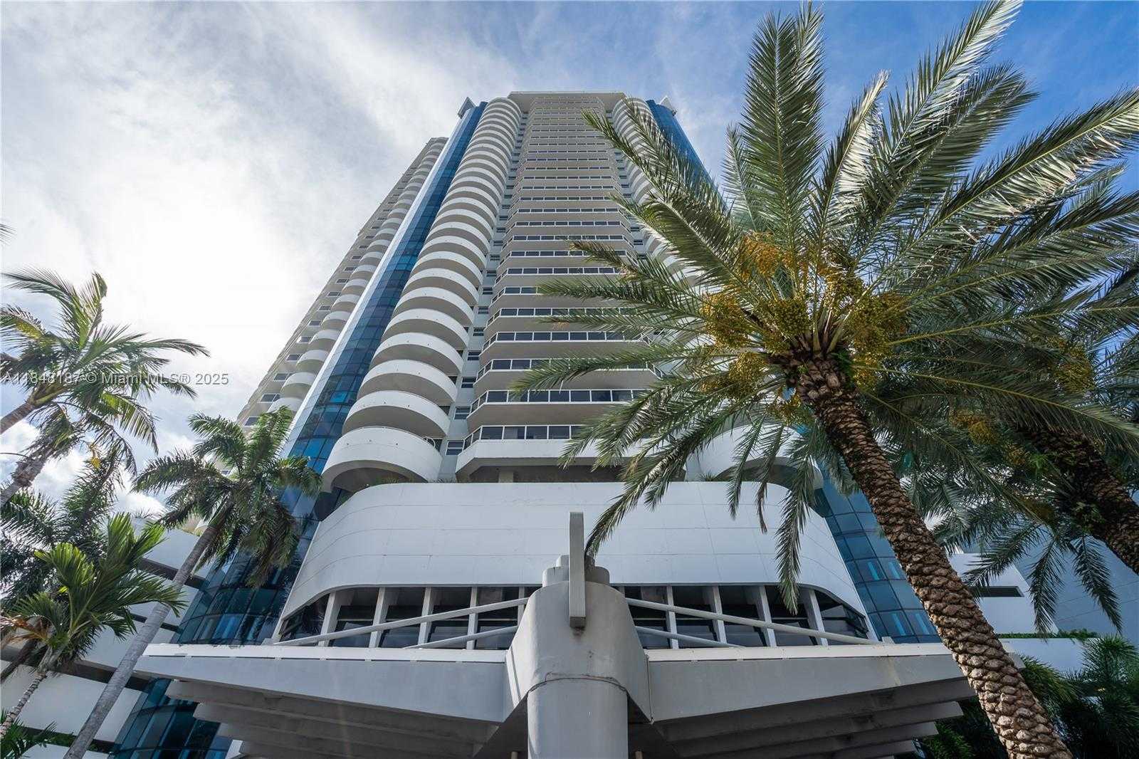 Small Image of 6301 COLLINS AVE #1903, Miami Beach Number 37