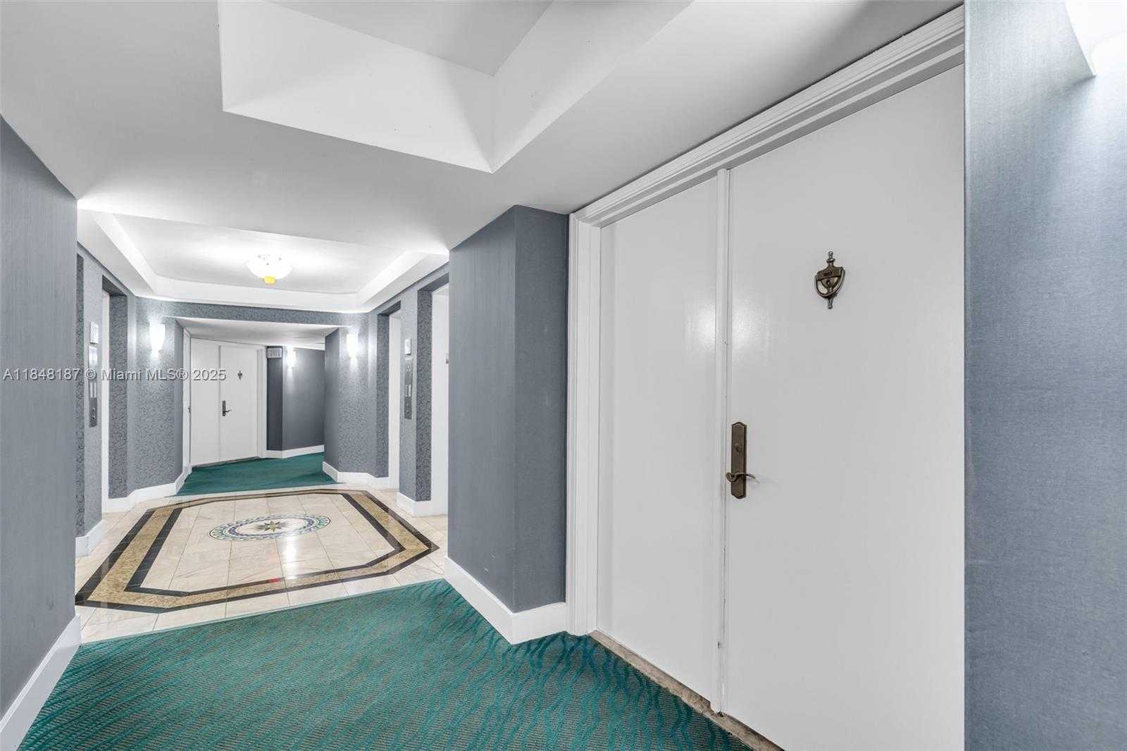 Small Image of 6301 COLLINS AVE #1903, Miami Beach Number 4
