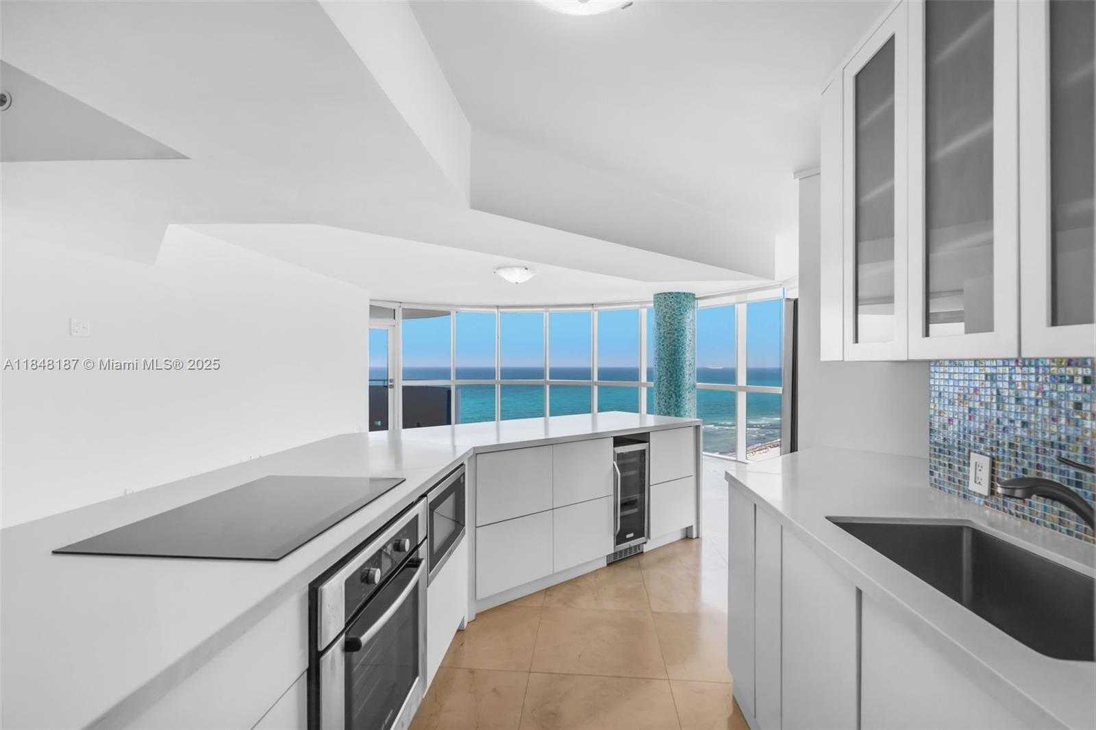 Small Image of 6301 COLLINS AVE #1903, Miami Beach Number 9