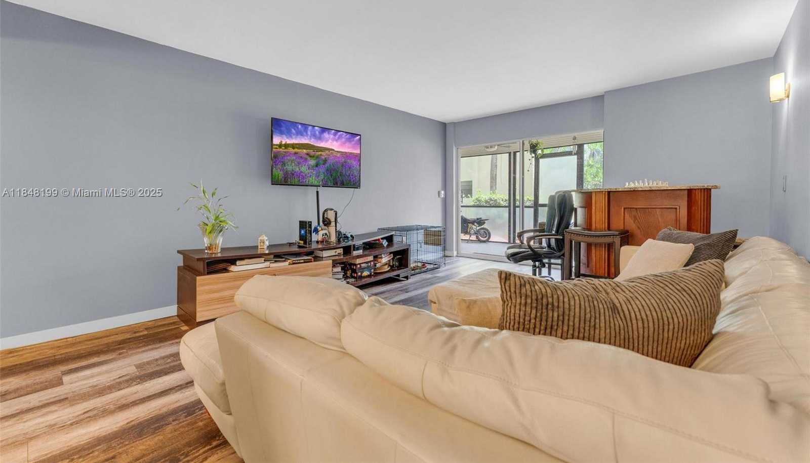 Small Image of 23380 CAROLWOOD LN #101, Boca Raton Number 10