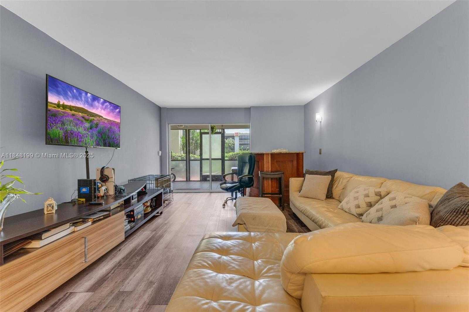 Small Image of 23380 CAROLWOOD LN #101, Boca Raton Number 13