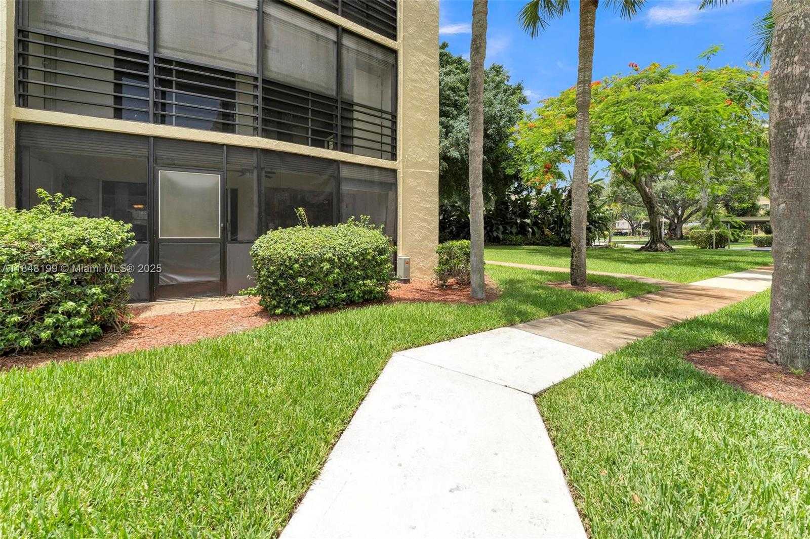 Small Image of 23380 CAROLWOOD LN #101, Boca Raton Number 38