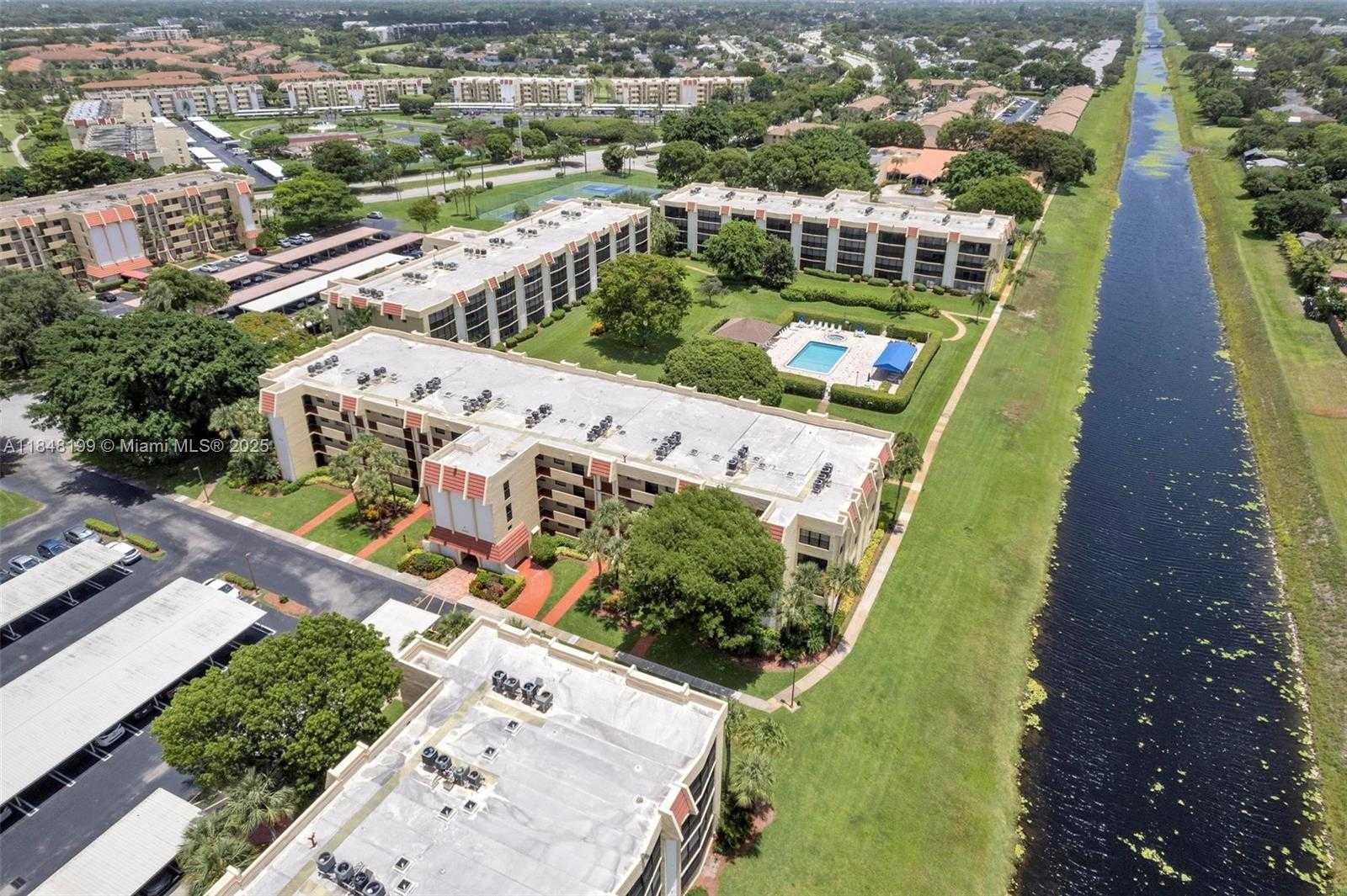 Small Image of 23380 CAROLWOOD LN #101, Boca Raton Number 42