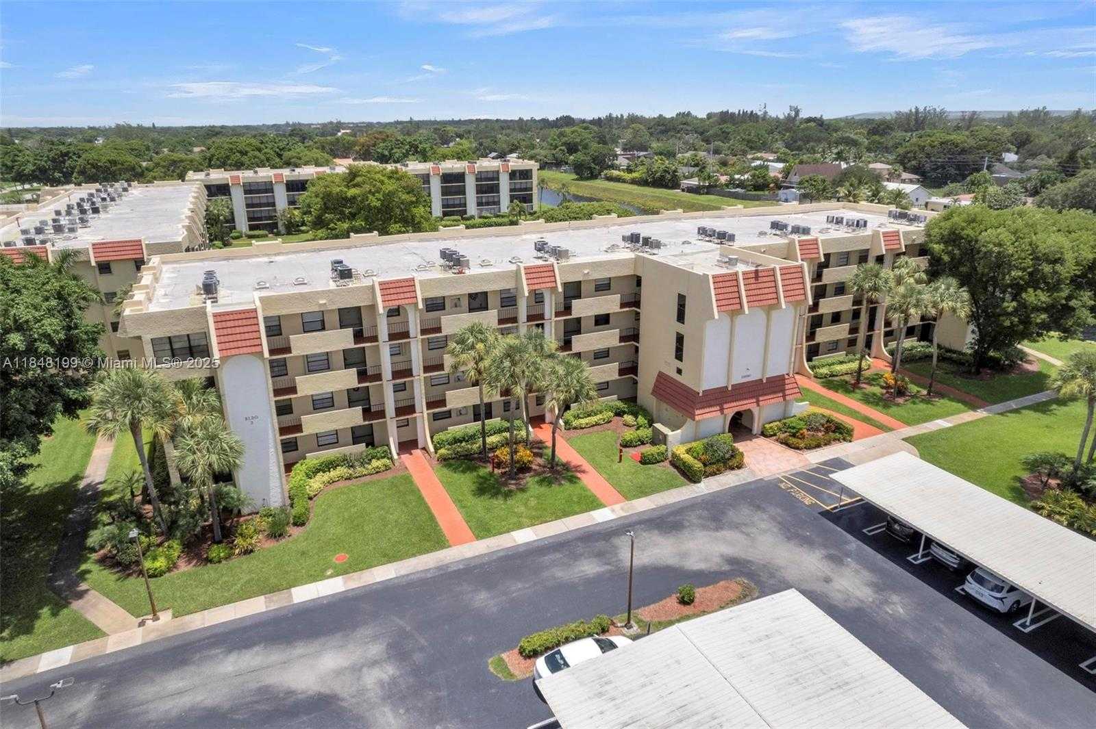 Small Image of 23380 CAROLWOOD LN #101, Boca Raton Number 47