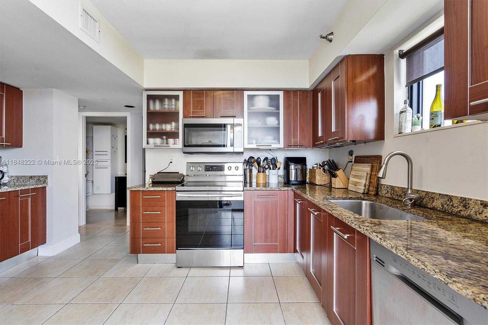 Small Image of 3300 NORTH EAST 191ST ST #1213, Aventura Number 16