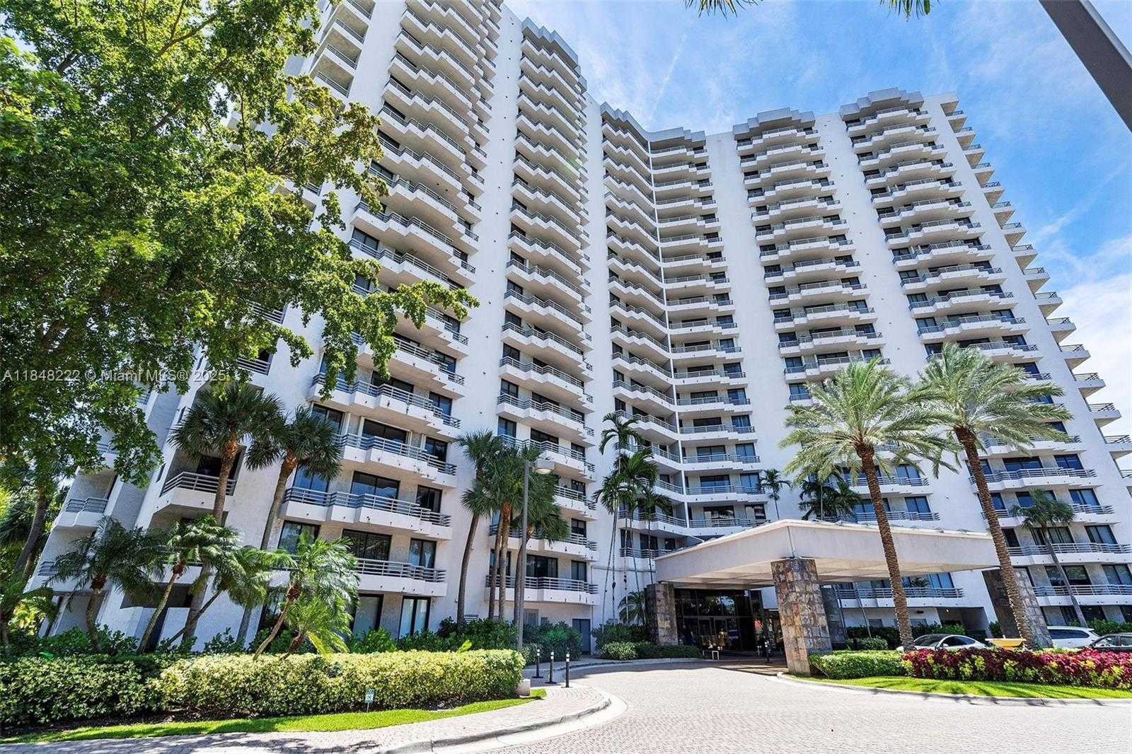 Small Image of 3300 NORTH EAST 191ST ST #1213, Aventura Number 4