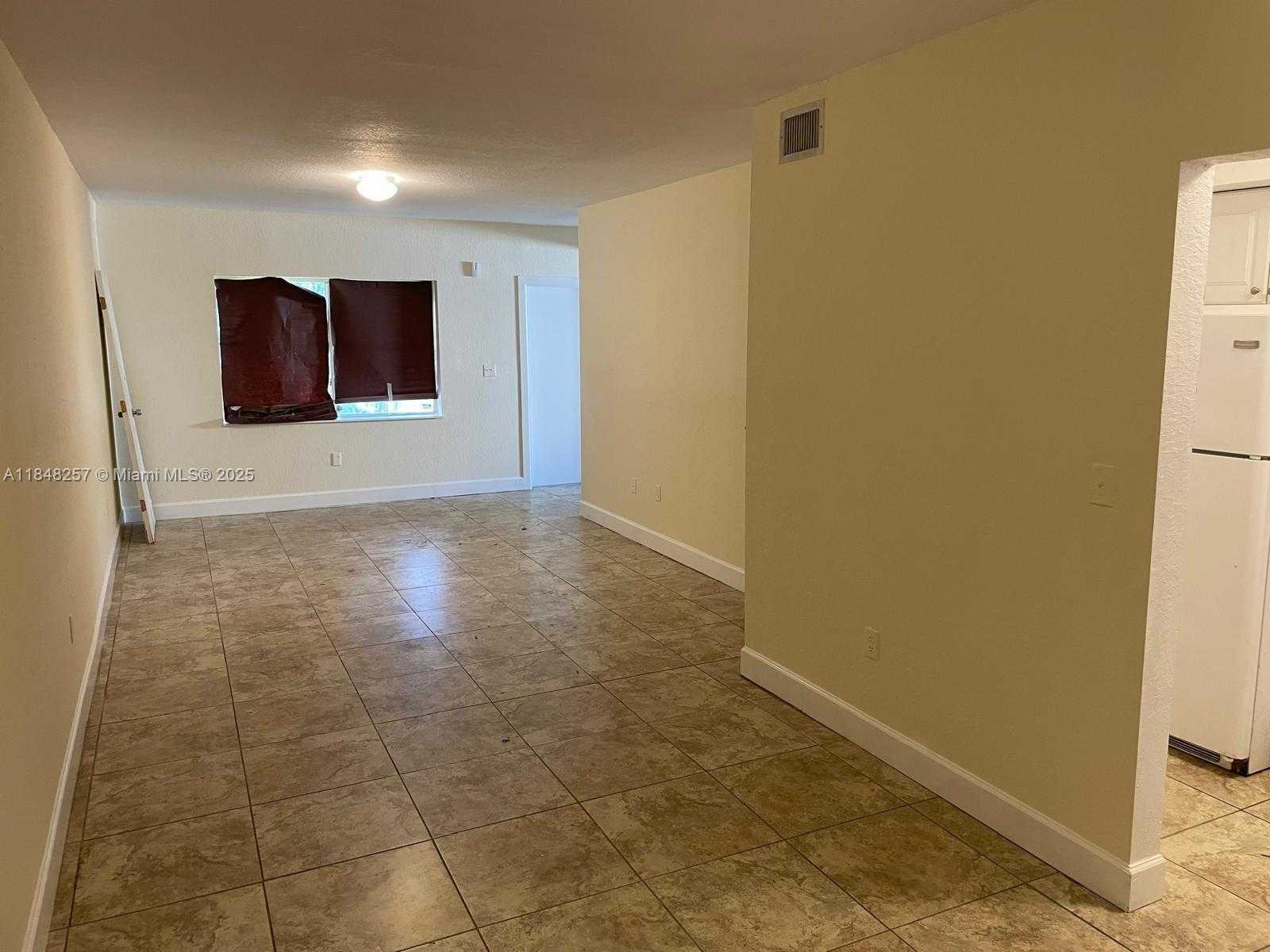Small Image of 429 NORTH WEST 83RD ST #429, Miami Number 4