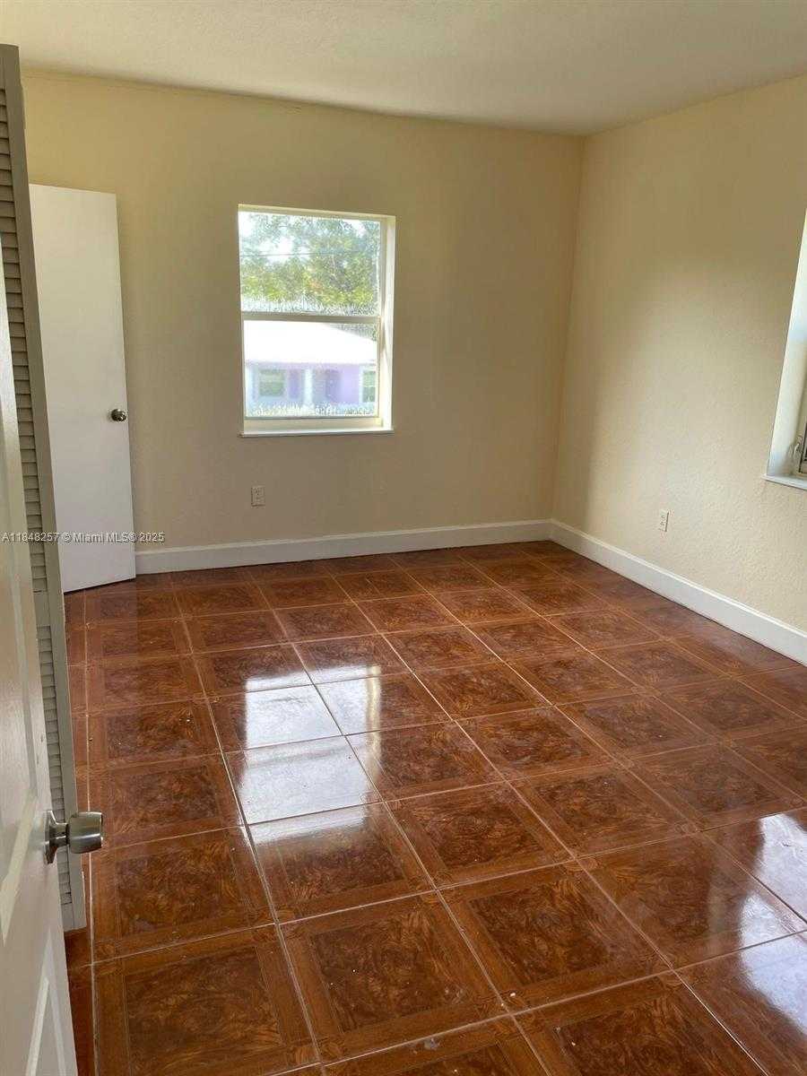 Small Image of 429 NORTH WEST 83RD ST #429, Miami Number 6