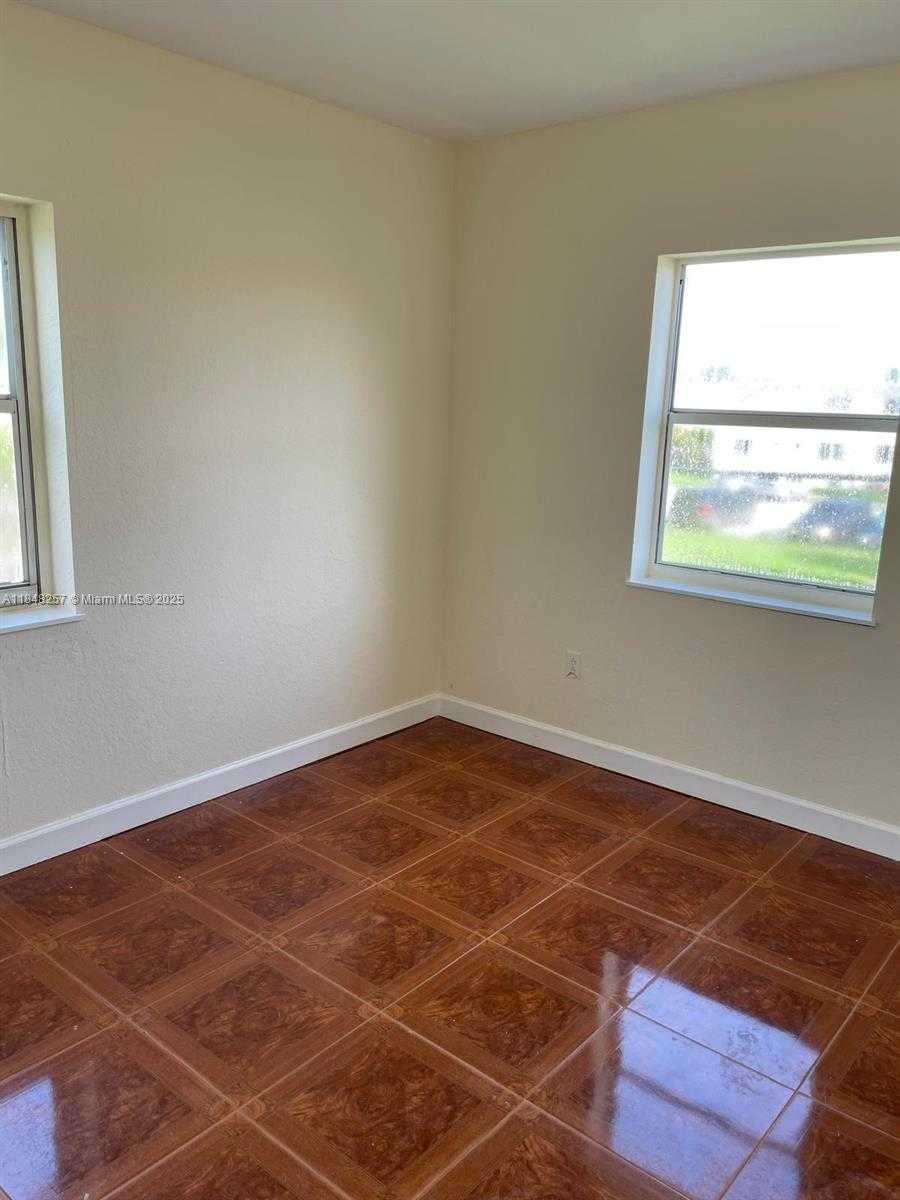 Small Image of 429 NORTH WEST 83RD ST #429, Miami Number 7