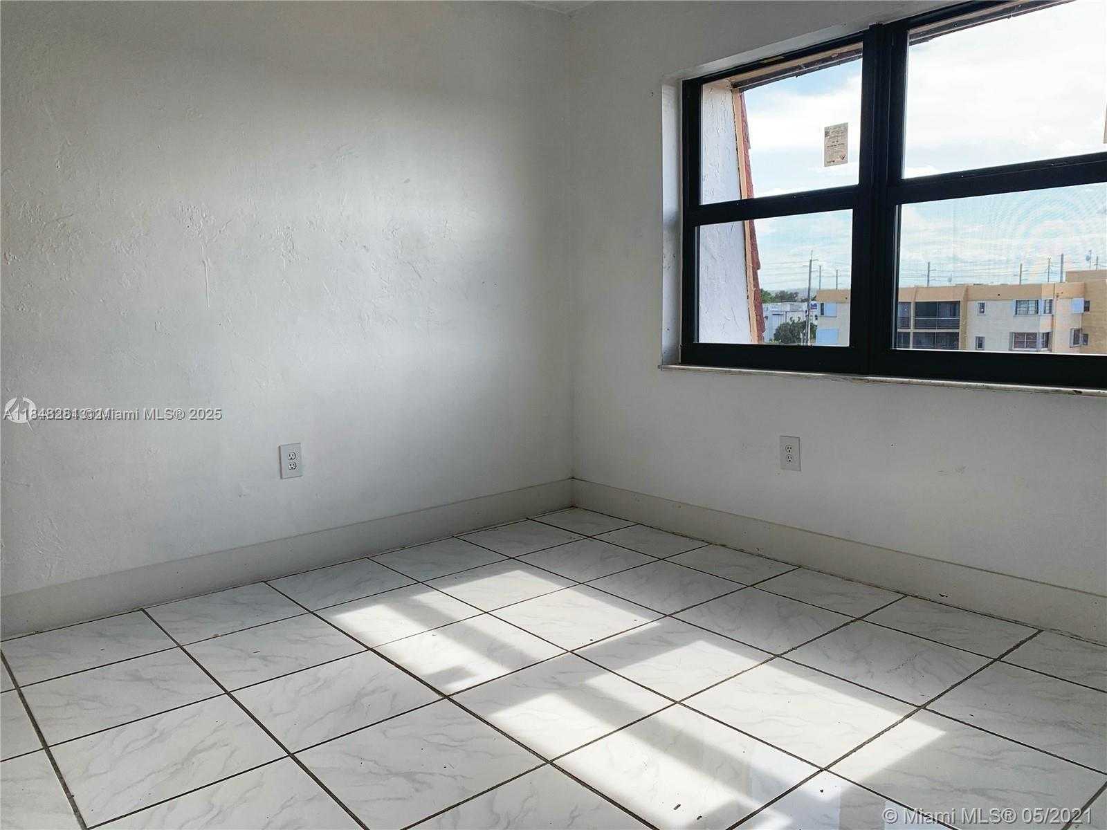 Small Image of 1325 WEST 68TH ST #514, Hialeah Number 11