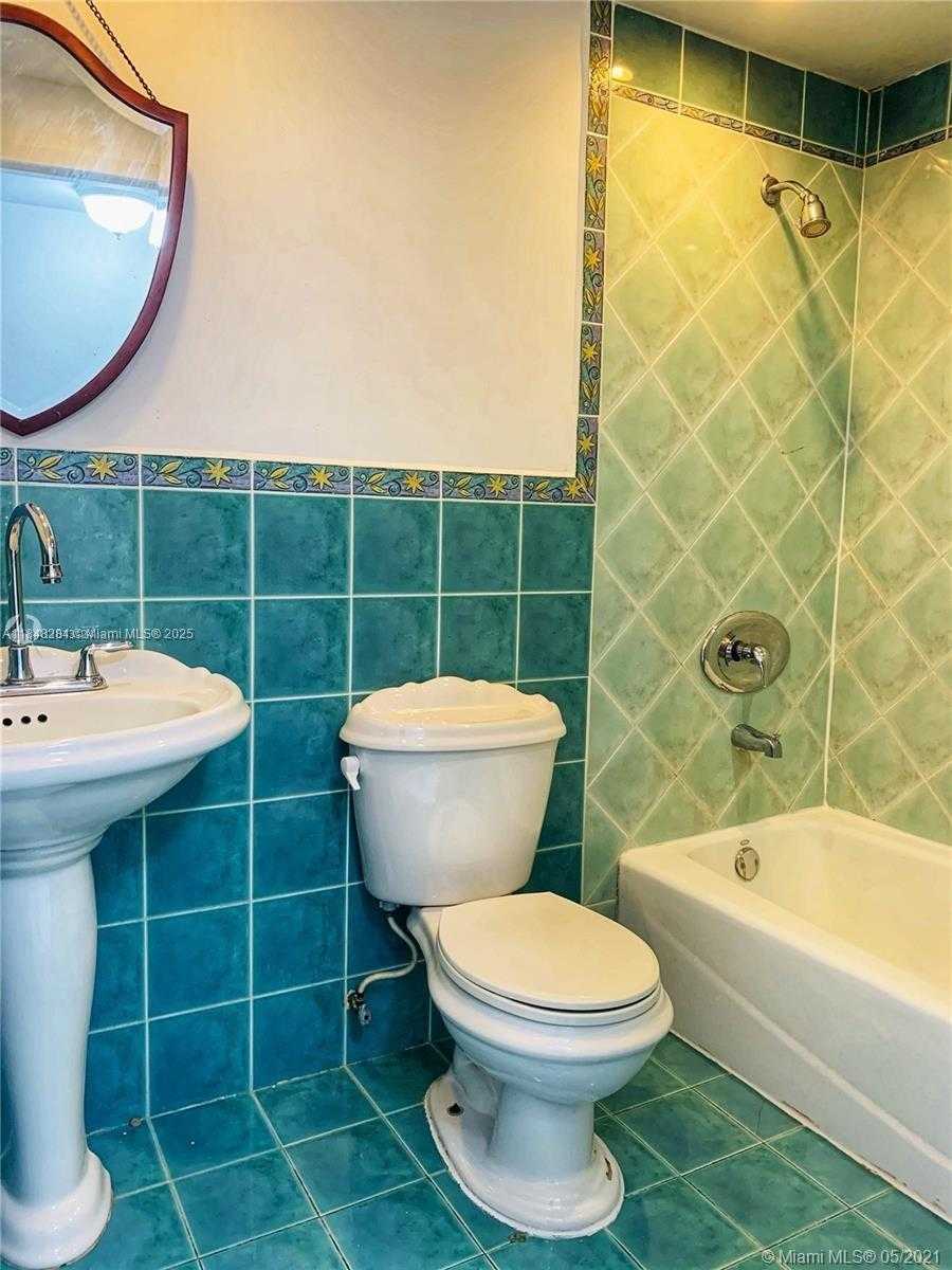 Small Image of 1325 WEST 68TH ST #514, Hialeah Number 13