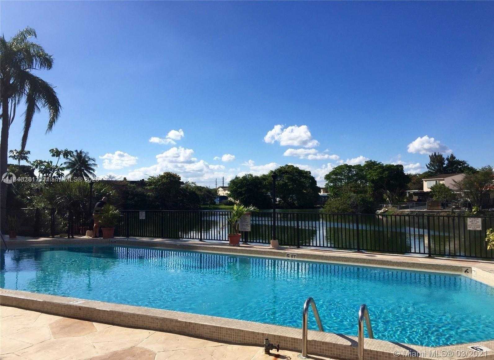 Small Image of 1325 WEST 68TH ST #514, Hialeah Number 14
