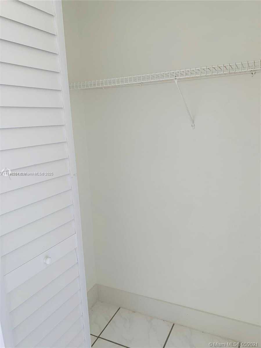 Small Image of 1325 WEST 68TH ST #514, Hialeah Number 7