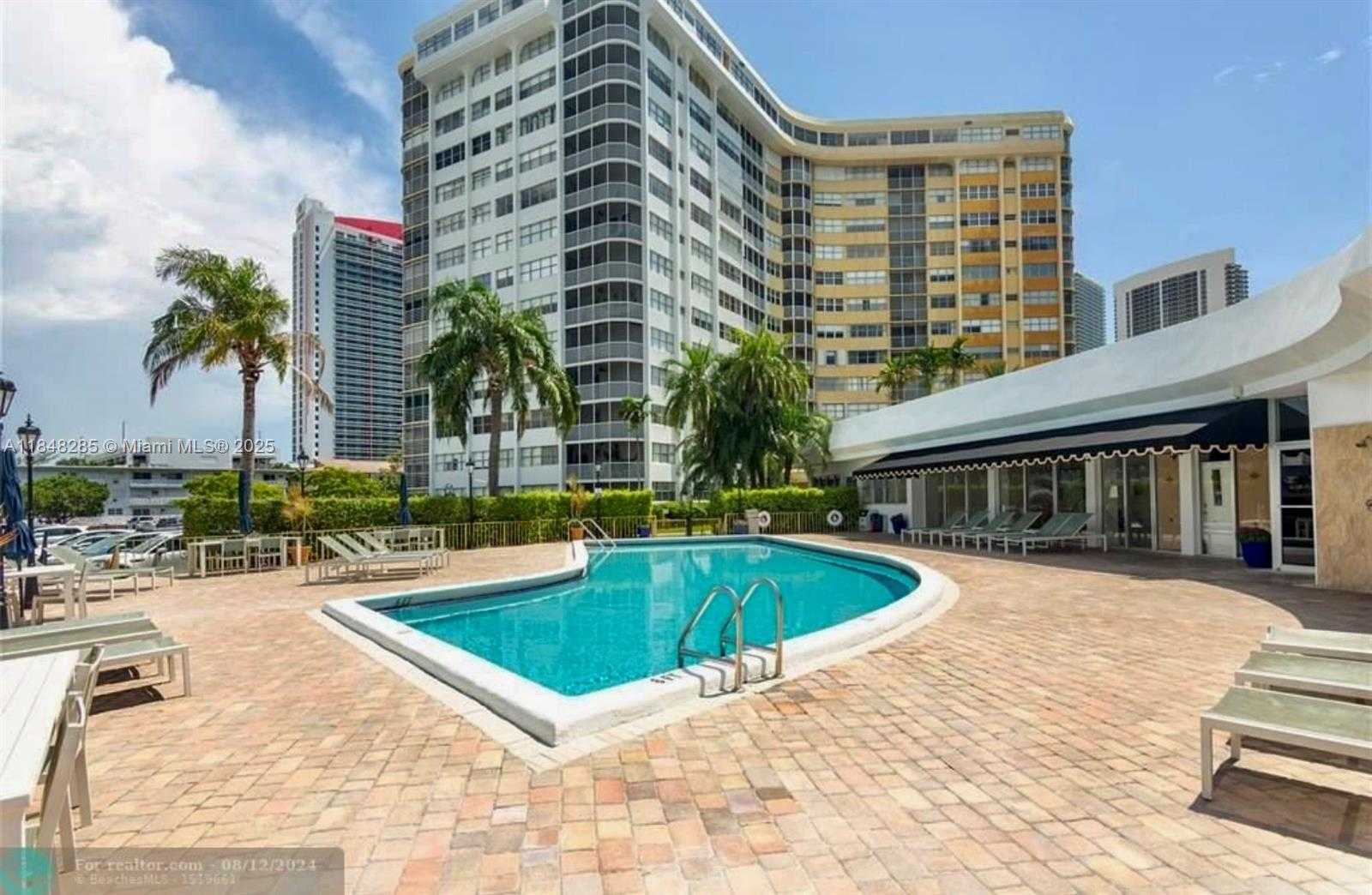 Small Image of 100 GOLDEN ISLES DR #706, Hallandale Beach Number 10