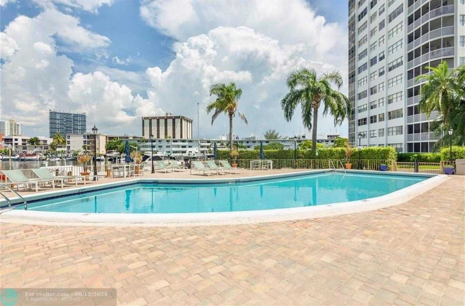 Small Image of 100 GOLDEN ISLES DR #706, Hallandale Beach Number 11