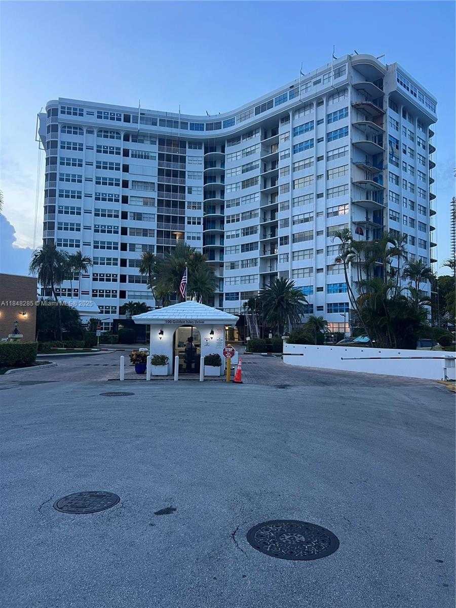 Small Image of 100 GOLDEN ISLES DR #706, Hallandale Beach Number 2