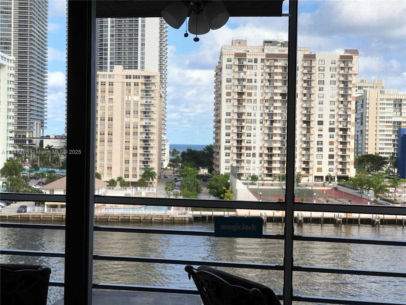 Small Image of 100 GOLDEN ISLES DR #706, Hallandale Beach Number 25