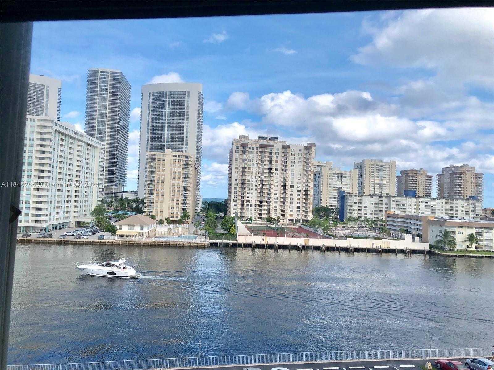 Small Image of 100 GOLDEN ISLES DR #706, Hallandale Beach Number 28