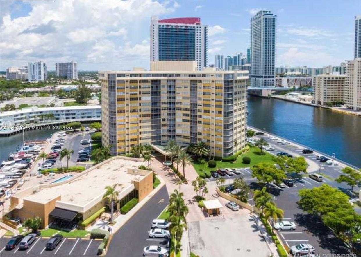 Small Image of 100 GOLDEN ISLES DR #706, Hallandale Beach Number 42