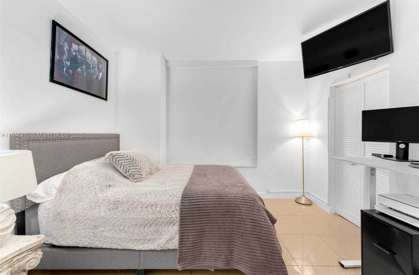 Small Image of 950 BRICKELL BAY DR #803, Miami Number 10