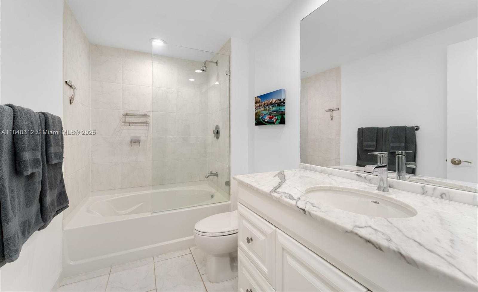 Small Image of 950 BRICKELL BAY DR #803, Miami Number 11