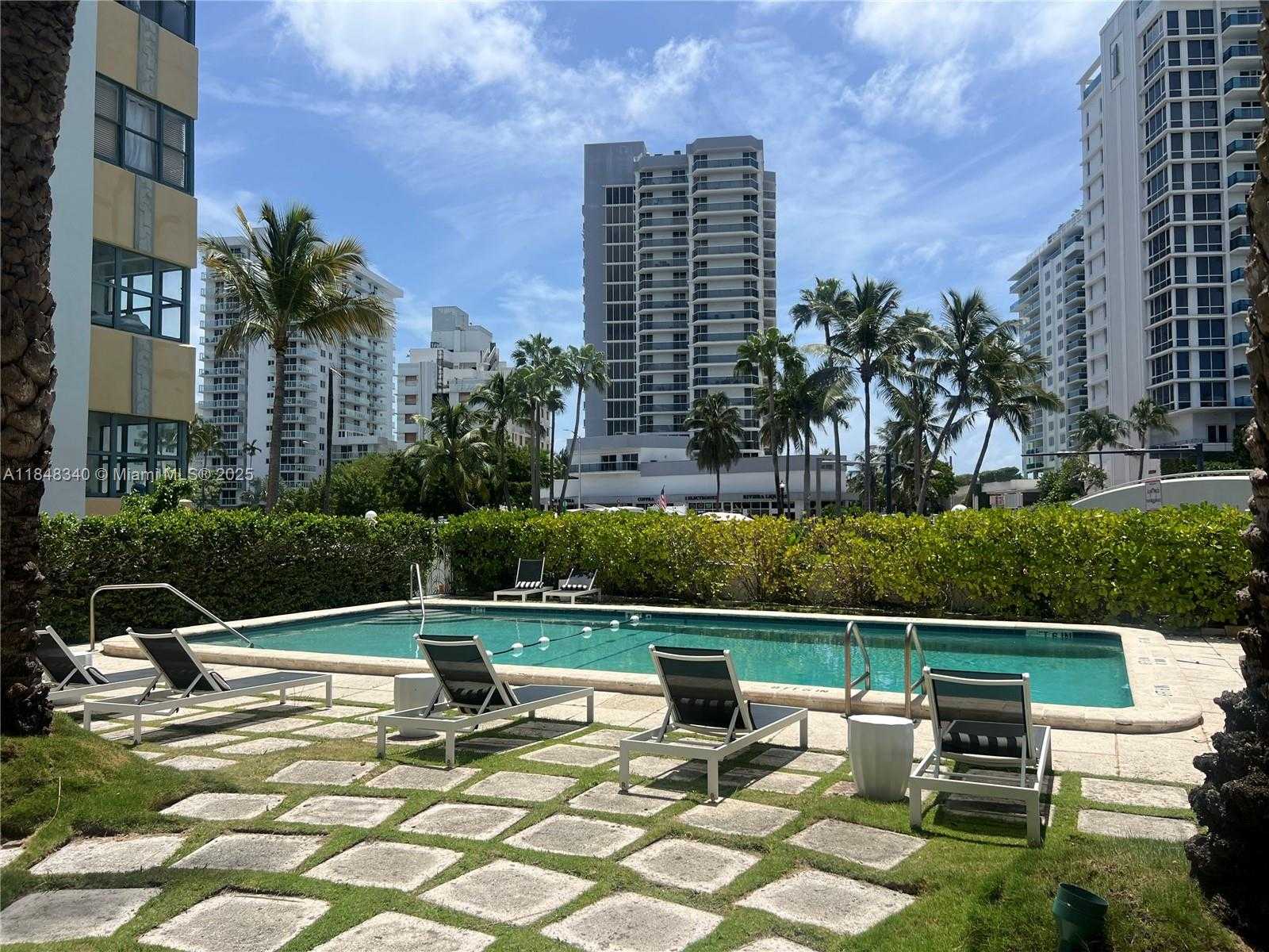 Small Image of 2421 LAKE PANCOAST DR #4D, Miami Beach Number 3